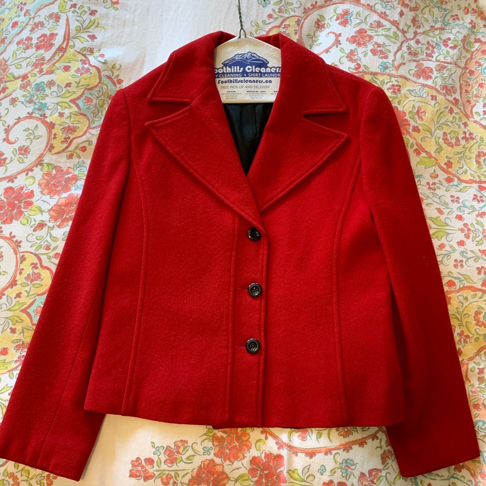 Gloria Gaudette red blazer